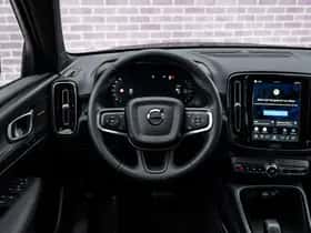 Volvo EX40 thumbnail 3