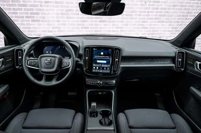 Volvo EX40 (2026) thumbnail 5