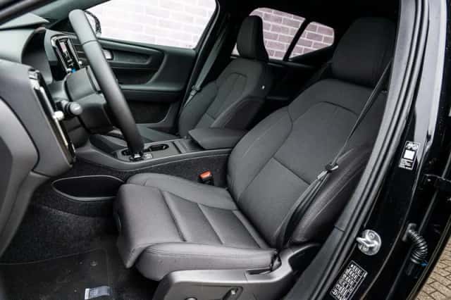 Volvo EX40 (2026) thumbnail 6