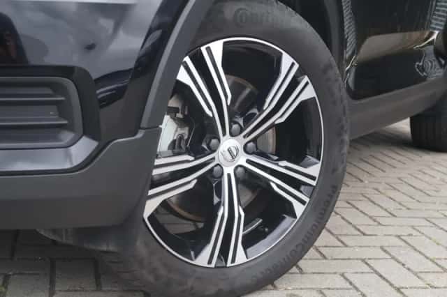 Volvo XC40 (2021) thumbnail 2