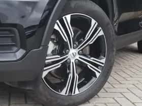Volvo XC40 thumbnail 2