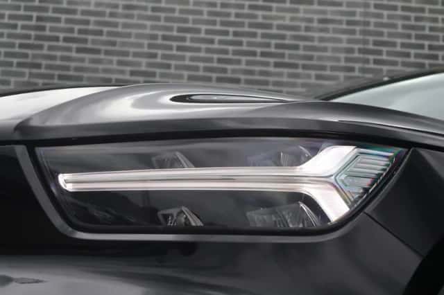 Volvo XC40 (2021) thumbnail 3