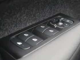 Volvo XC40 thumbnail 10