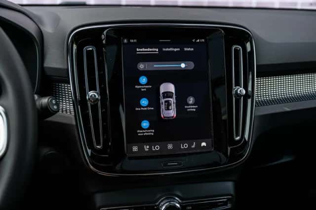 Volvo EX40 (2026) thumbnail 6