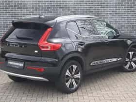 Volvo XC40 thumbnail 2