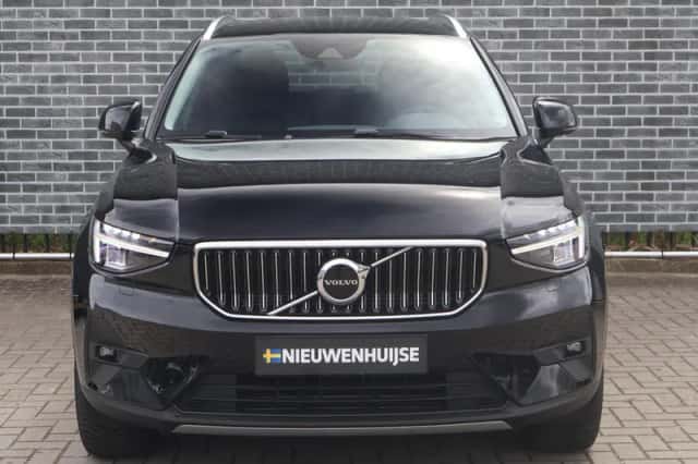 Volvo XC40 (2022) thumbnail 3
