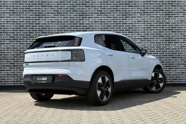 Volvo EX30 (2026) thumbnail 2