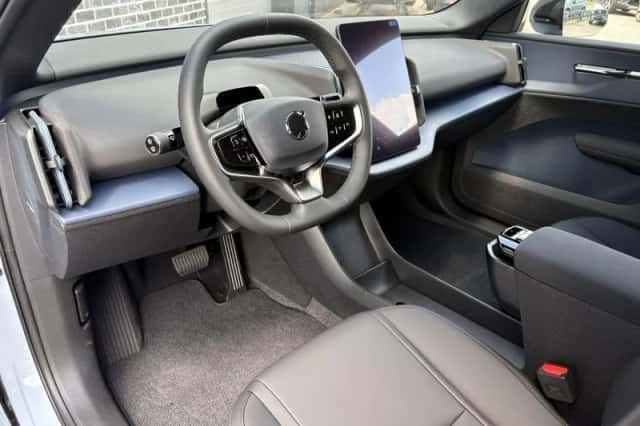 Volvo EX30 (2026) thumbnail 3