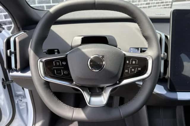 Volvo EX30 (2026) thumbnail 4
