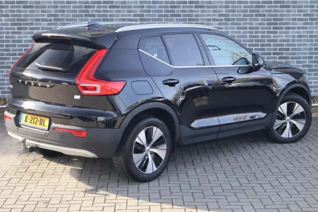 Volvo XC40 (2021) thumbnail 2