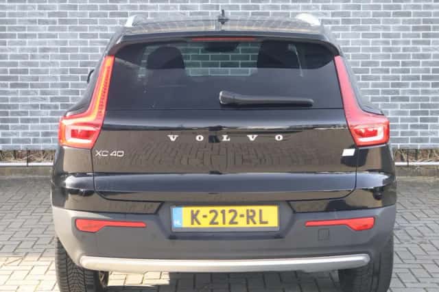 Volvo XC40 (2021) thumbnail 5