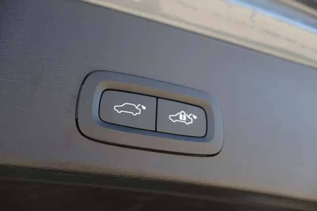 Volvo XC40 (2023) thumbnail 6