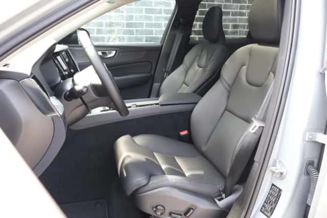 Volvo XC60 (2025) thumbnail 6