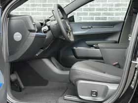 Volvo EX30 thumbnail 9