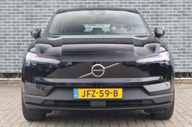 Volvo EX30 (2025) thumbnail 4