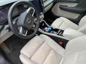 Volvo XC40 thumbnail 5