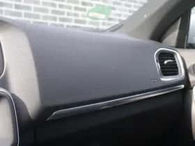 Volvo V40 (2018) thumbnail 17
