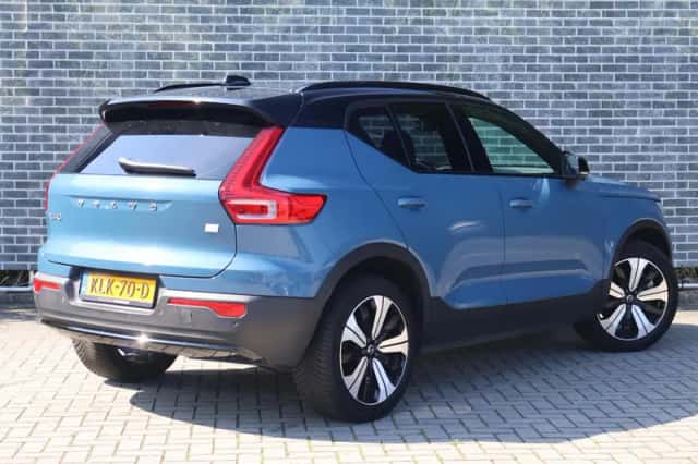 Volvo XC40 (2023) thumbnail 2