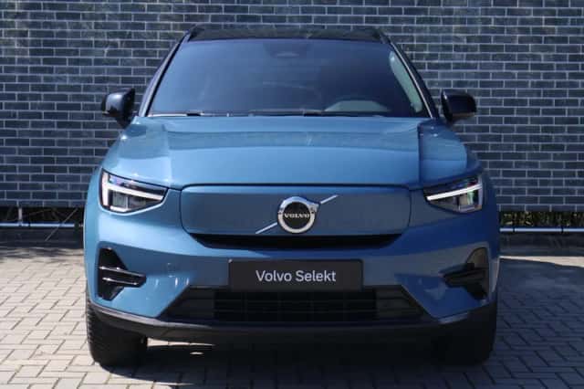 Volvo XC40 (2023) thumbnail 4