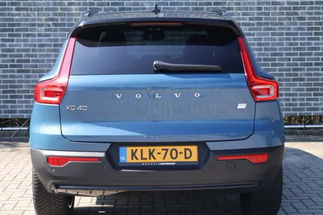 Volvo XC40 (2023) thumbnail 6