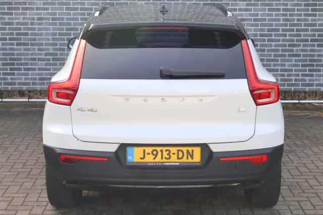 Volvo XC40 (2020) thumbnail 4