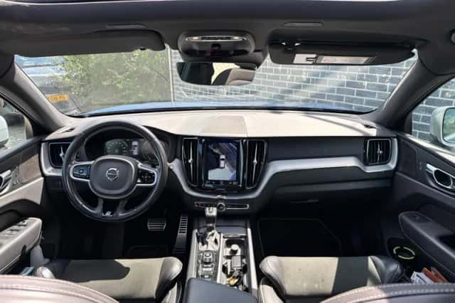 Volvo XC60 (2019) thumbnail 5
