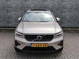 Volvo XC40 (2023) thumbnail 3
