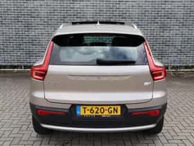 Volvo XC40 (2023) thumbnail 4