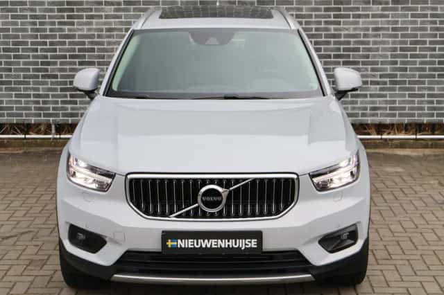 Volvo XC40 (2021) thumbnail 3