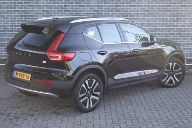Volvo XC40 (2021) thumbnail 2