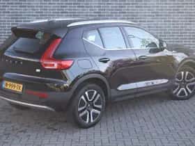 Volvo XC40 thumbnail 2