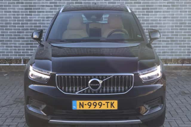 Volvo XC40 (2021) thumbnail 3