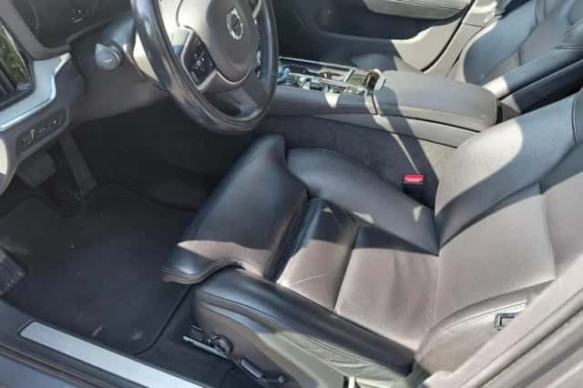 Volvo V60 (2021) thumbnail 3
