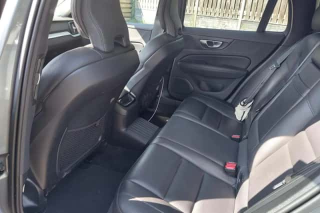 Volvo V60 (2021) thumbnail 4