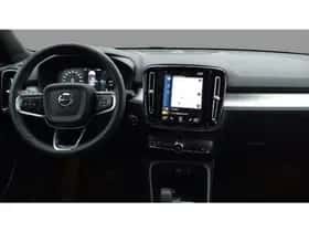 Volvo XC40 thumbnail 2
