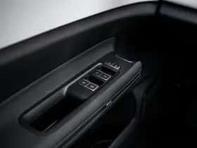 Polestar 4 thumbnail 25