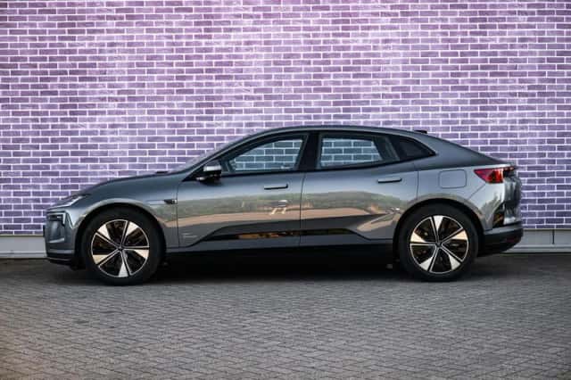 Polestar 4 (2024) thumbnail 5