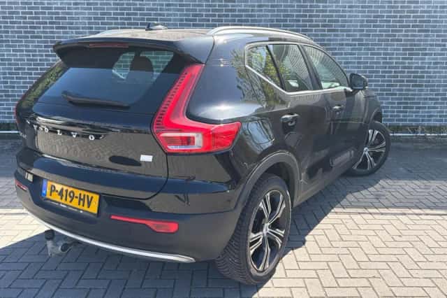 Volvo XC40 (2022) thumbnail 2
