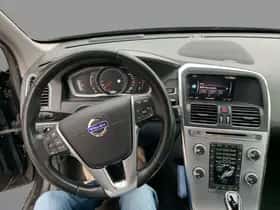 Volvo XC60 thumbnail 2