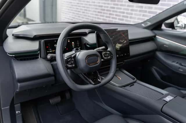 Lynk & Co 08 (2025) thumbnail 2