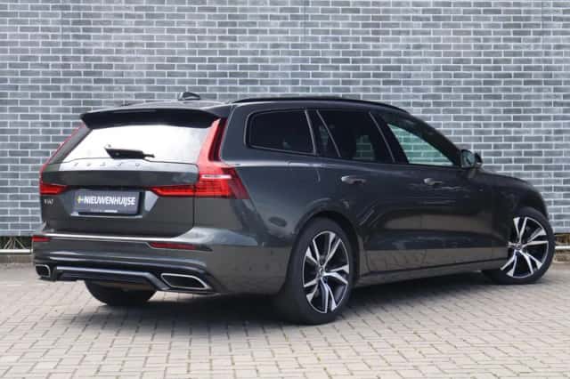 Volvo V60 (2022) thumbnail 2