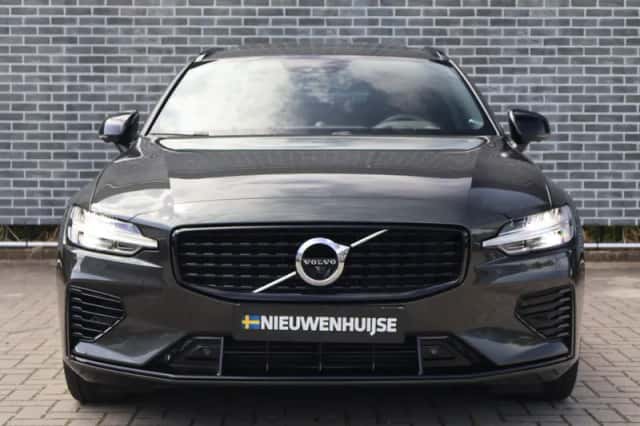 Volvo V60 (2022) thumbnail 3