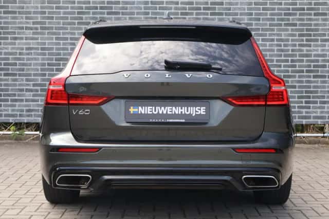 Volvo V60 (2022) thumbnail 4