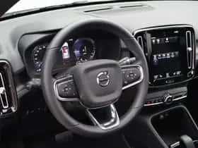 Volvo XC40 thumbnail 6