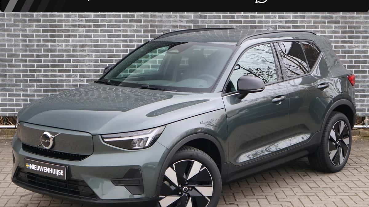 Volvo EX40 — foto 1