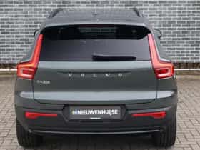 Volvo EX40 thumbnail 4