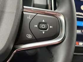 Volvo EX40 thumbnail 8