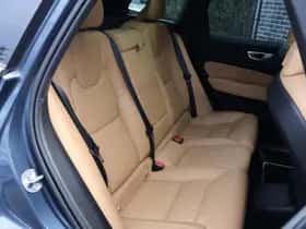 Volvo XC60 (2022) thumbnail 5