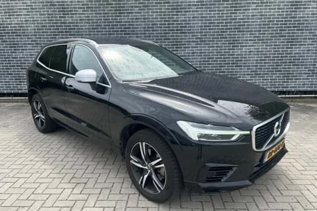 Volvo XC60 (2018) thumbnail 3