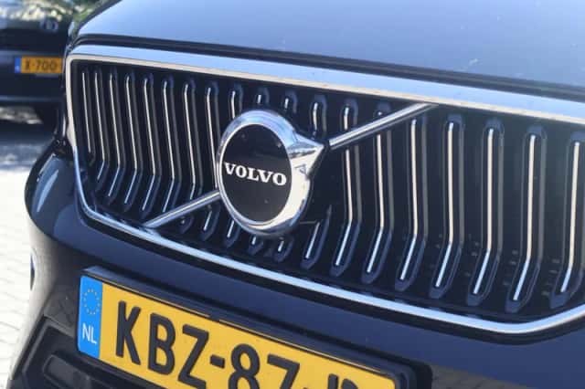 Volvo XC40 (2023) thumbnail 6